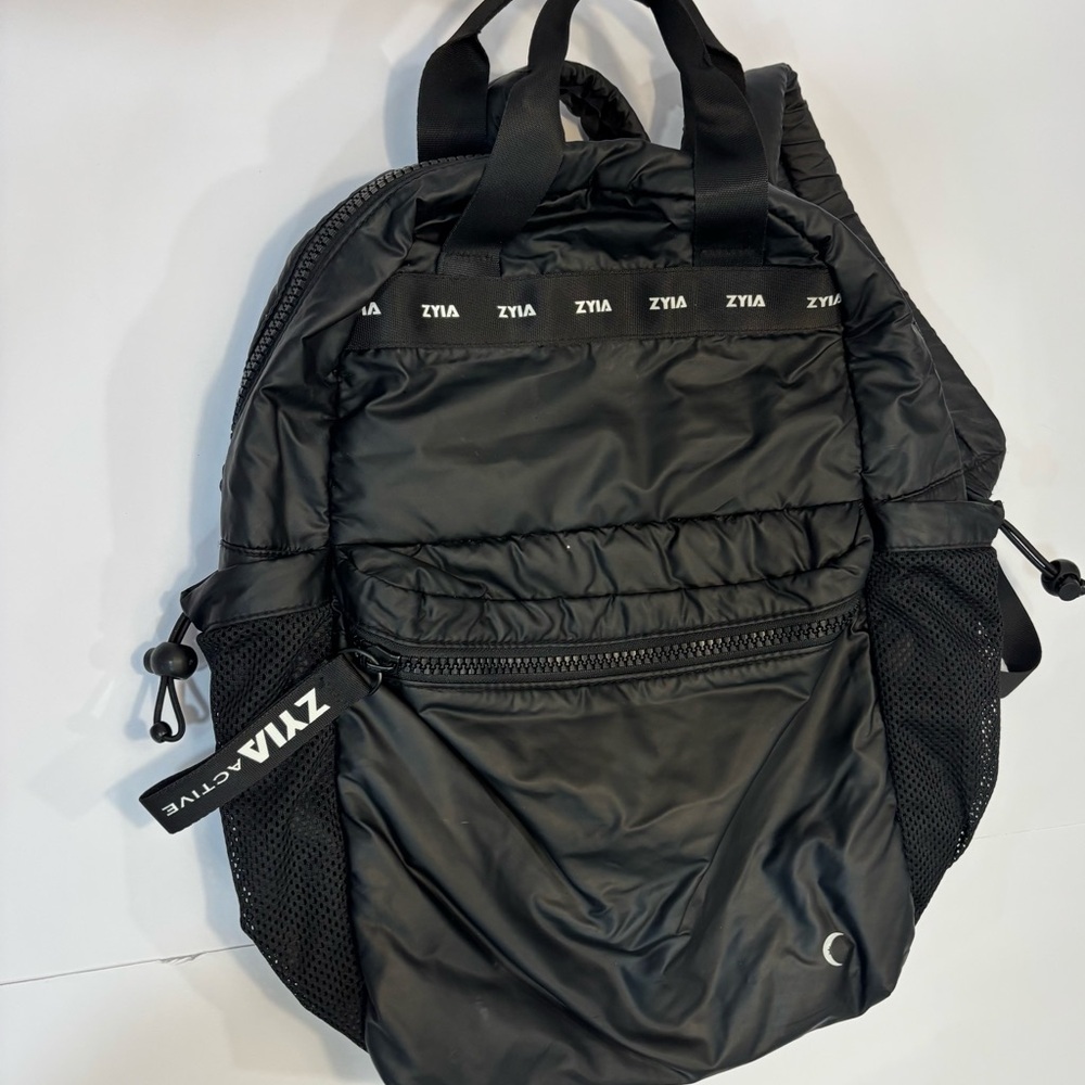 Zyia Active Vooray Yoga Flux Backpack Black Activewear Bag EUC
